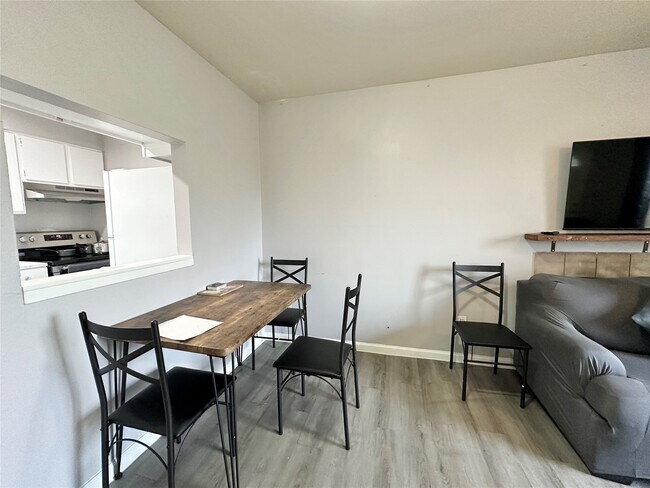 Building Photo - 4120 Hartt St