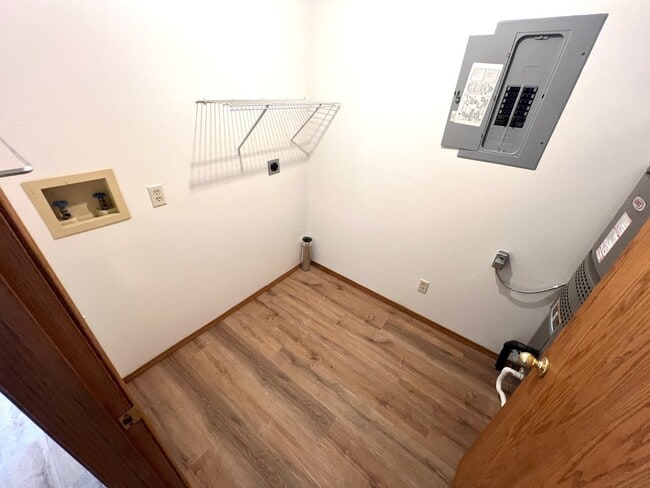 Building Photo - Pet Friendly 2 Bed 1 Bath Single Family Ho...