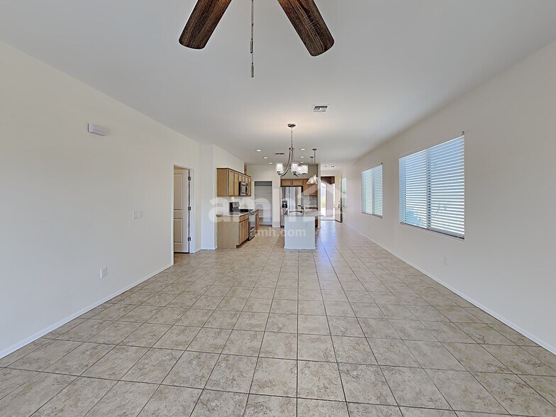 Building Photo - 7512 S Circulo Rio Blanco