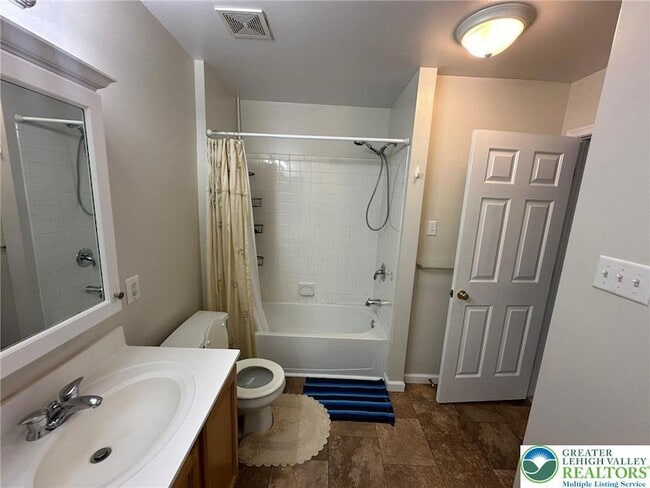 Building Photo - 118 Knollwood Dr
