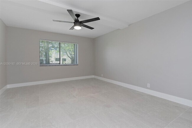 Building Photo - 193 Lakeview Dr