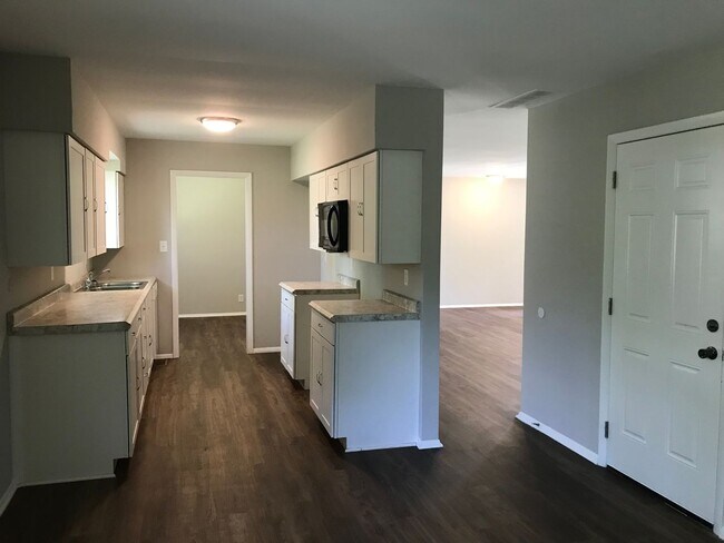 Building Photo - Washington Twp - 3 BR ranch