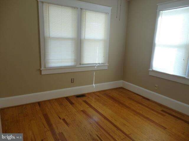 Building Photo - 411 Pelham St