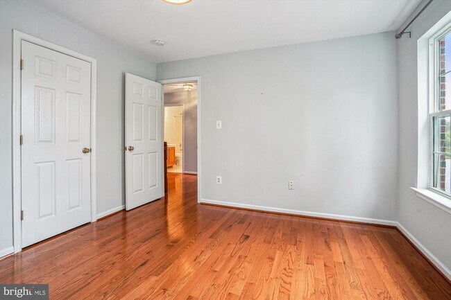 Building Photo - 9305 Sumner Lake Blvd