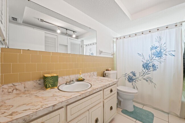 Building Photo - 121 Carlisle Ave NW