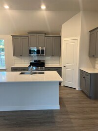 Building Photo - 885 Rd 5102