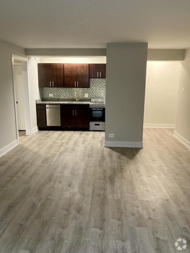 Building Photo - 1 bedroom in Chicago IL 60657