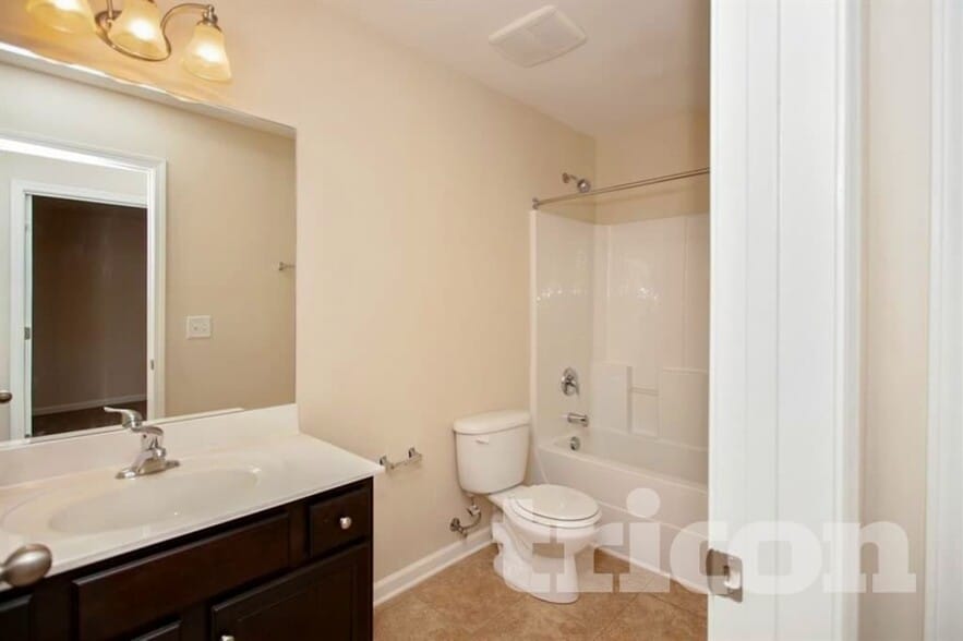 Building Photo - 1716 Hartford Ln