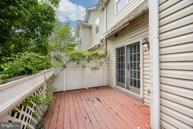 Building Photo - 247 Prince William Way