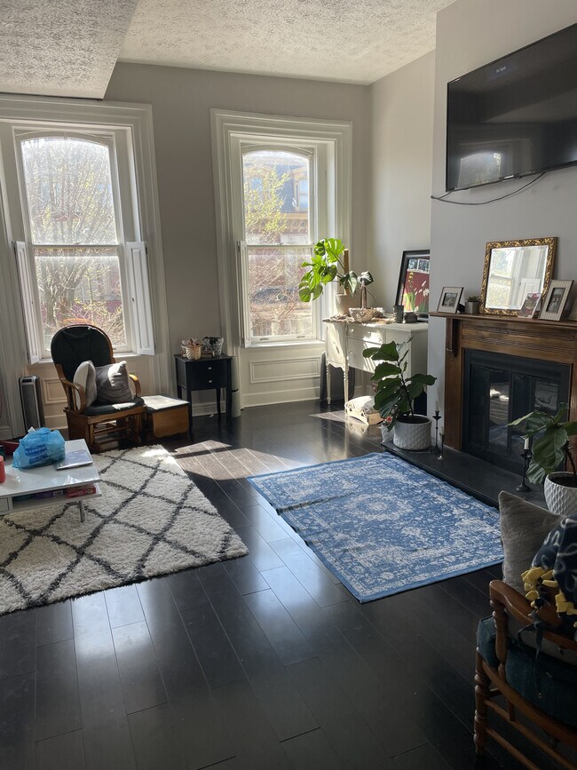 Building Photo - 1304 Liverpool St