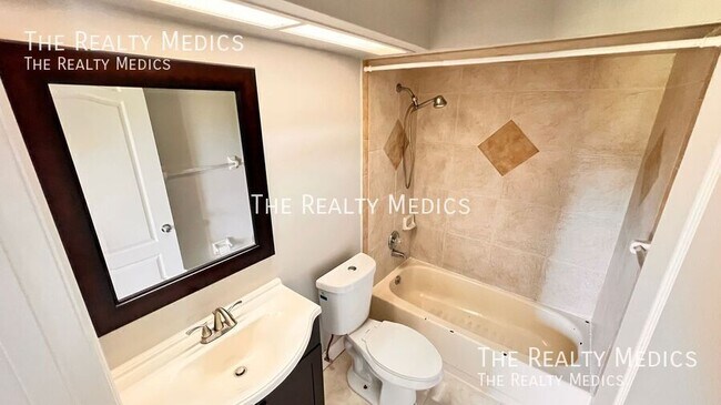 Building Photo - 430 Red Coat Ln