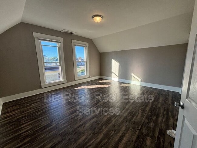 Building Photo - 107 North Second Street