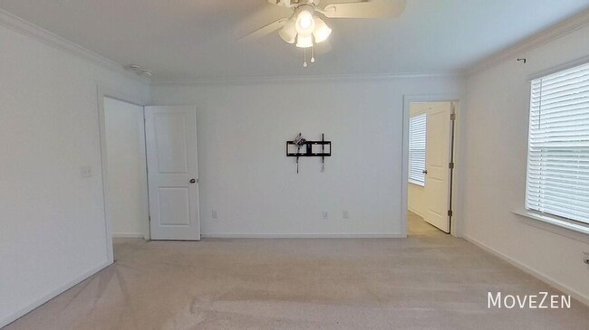 Building Photo - 227 Sweetbay Tree Dr