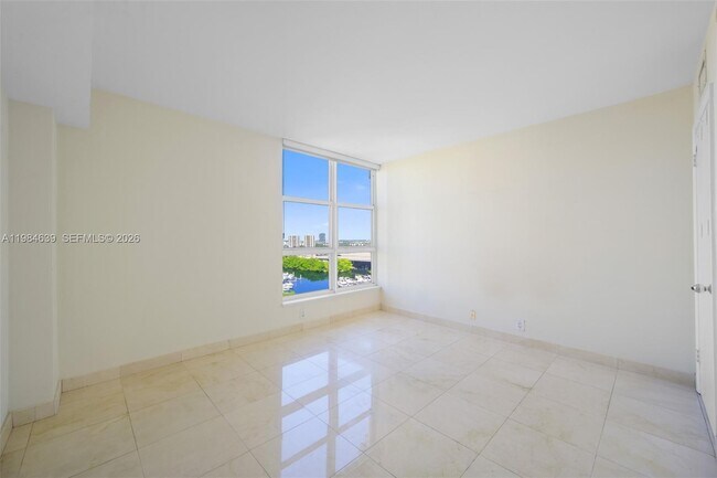 Building Photo - 19101 NE 36th Pl