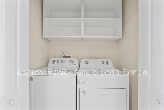 Building Photo - 509 Big Tree Wy