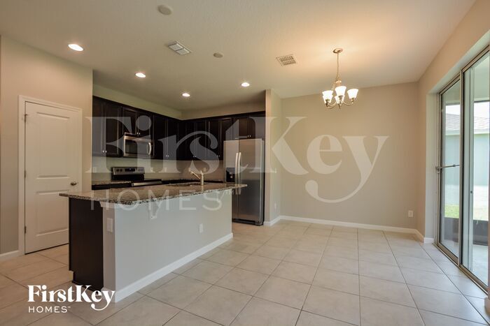Building Photo - 3577 Fernanda Dr