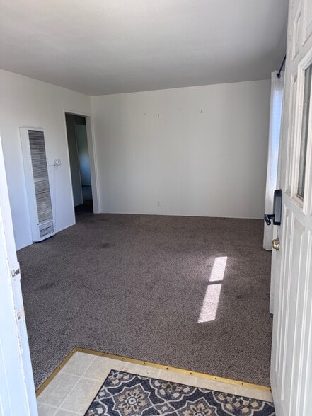 Building Photo - 281 S Evergreen Dr