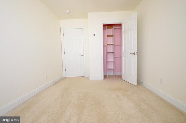 Building Photo - 3053 Waterloo Ln