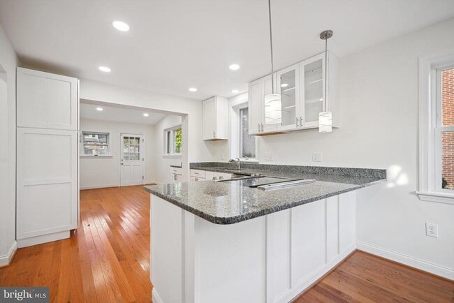 Building Photo - 2711 Elnora St