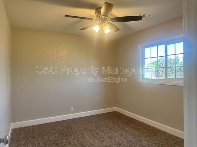 Building Photo - 5625 E Bellaire Way