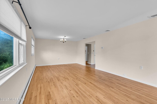 Building Photo - 164 Charlotteville Dr S