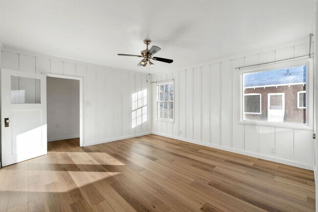 Building Photo - 331 Roberts St