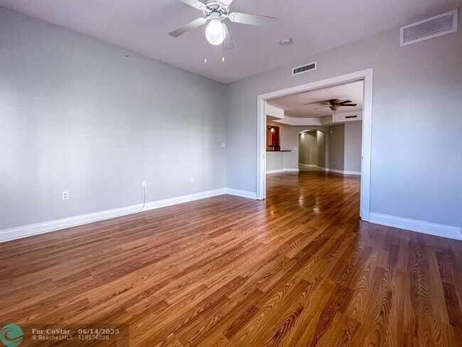 Building Photo - 4241 N Ocean Blvd