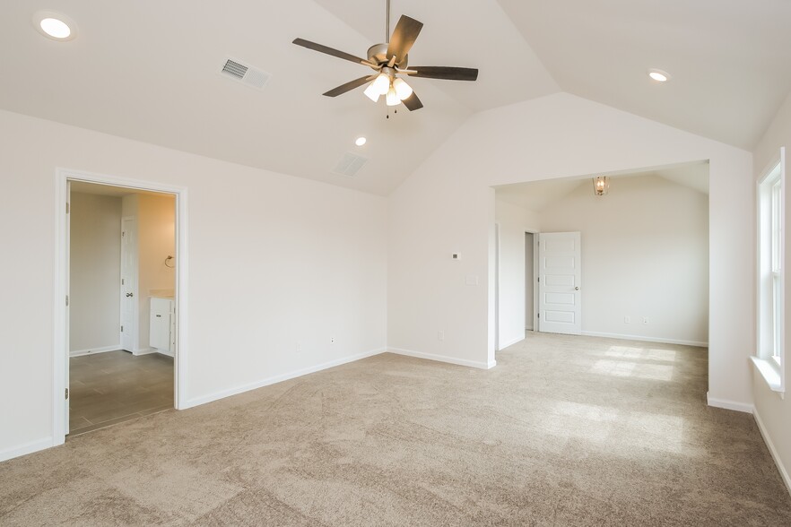 Building Photo - 6053 Bakerville Ln