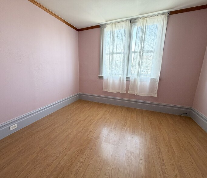 Top Level Bedroom #1 - 2206 23rd Ave