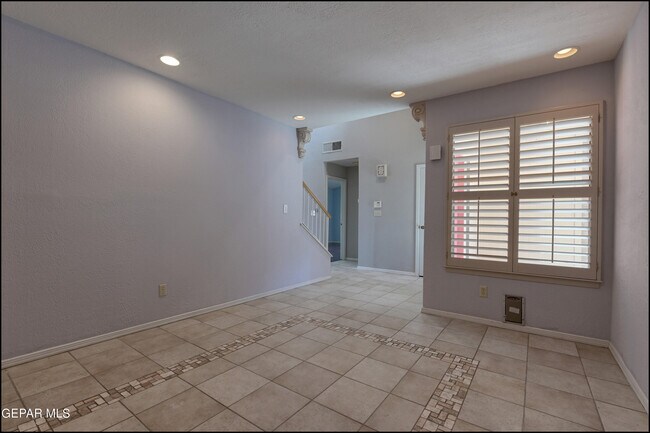 Building Photo - 601 Firedale Ln