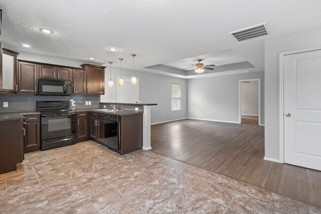 Building Photo - 3 Bedroom in Nixa!