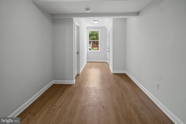 Building Photo - 182 36th St NE