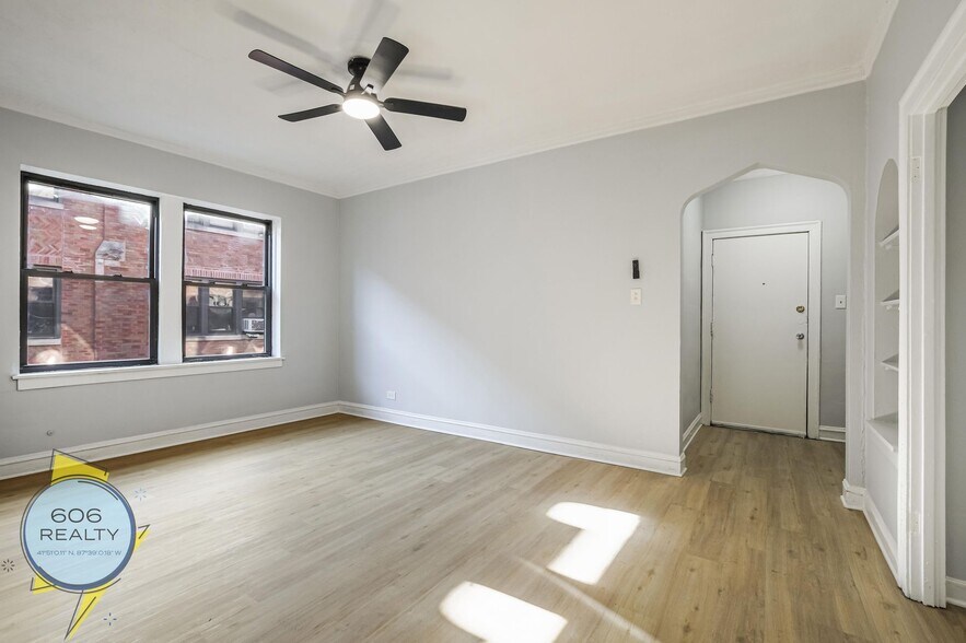 Building Photo - 5244 S Drexel Ave