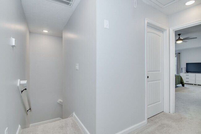 Building Photo - Haynes Station - 4 Bedroom 2.5 Bath