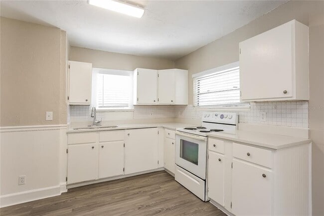 Building Photo - 4010 1st Ave S