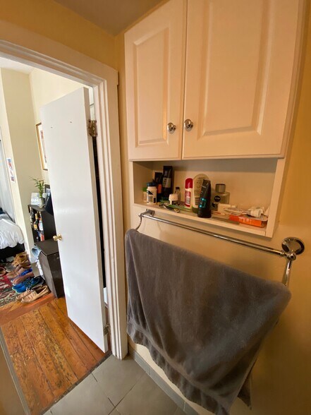 Building Photo - 106 Myrtle St