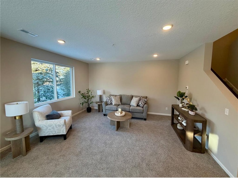 Building Photo - 14870 Willemite Way NW