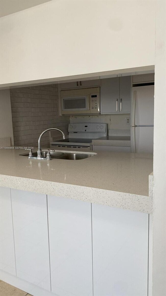 Building Photo - 850 N Miami Ave