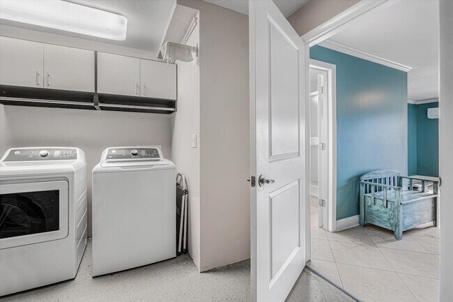 Building Photo - 3385 Coastal Hwy