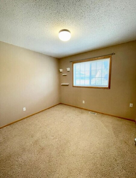Bedroom 2 - 10172 Stutz Ct NE