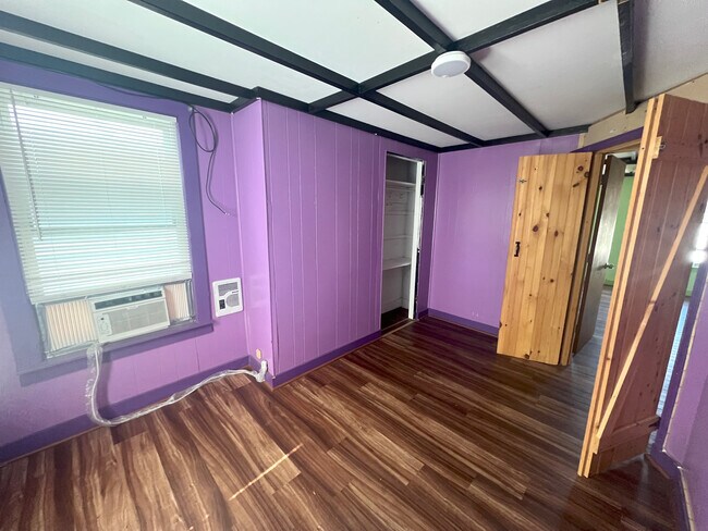 Building Photo - 27 Lexington St