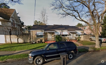 Building Photo - 817-823 Monroe St