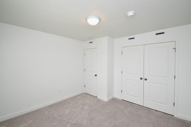 Building Photo - Spacious Saratoga Springs 4 Bed 3.5 Bath ***$600 off first month rent!!***