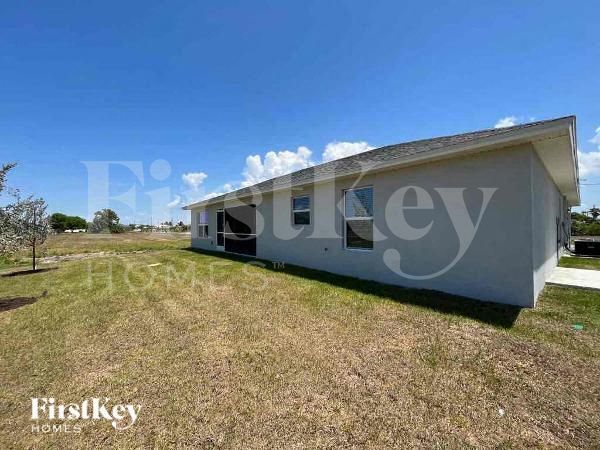 Building Photo - 402 SW 31st Ave