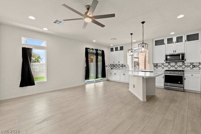 Building Photo - 10597 Aphrodite St