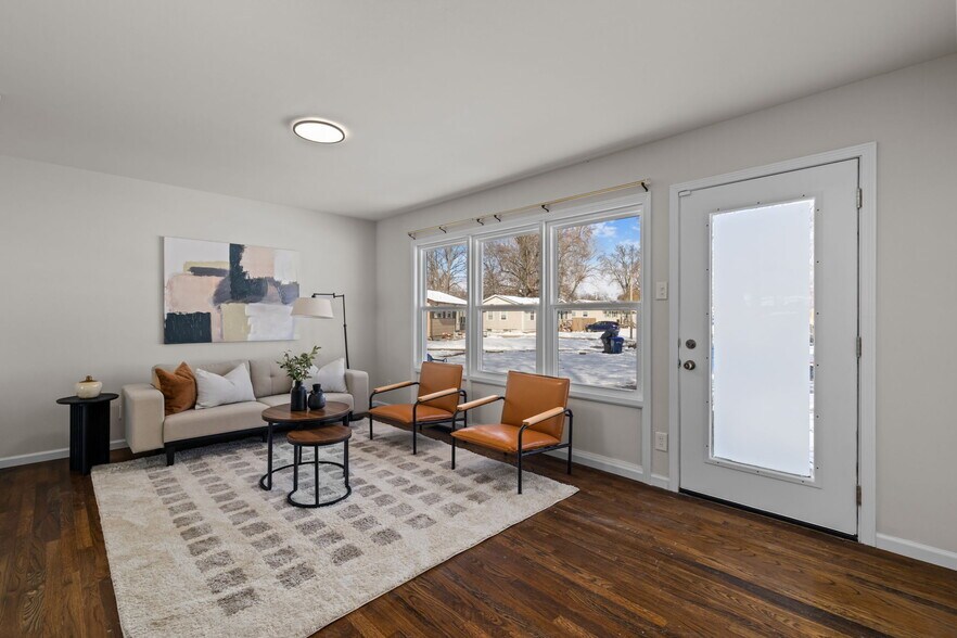 Building Photo - 1655 Fenmore Dr