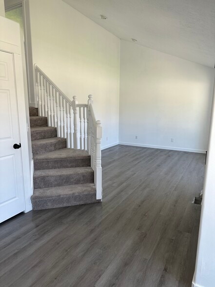 Building Photo - 614 N 550 E