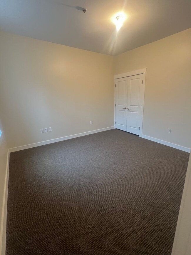 Building Photo - Putnam Hotel – $1,999 – 1 Bedroom/1 Bathroom, 690 SQ.FT. – UTILITIES INCLUDED, Available Immediately