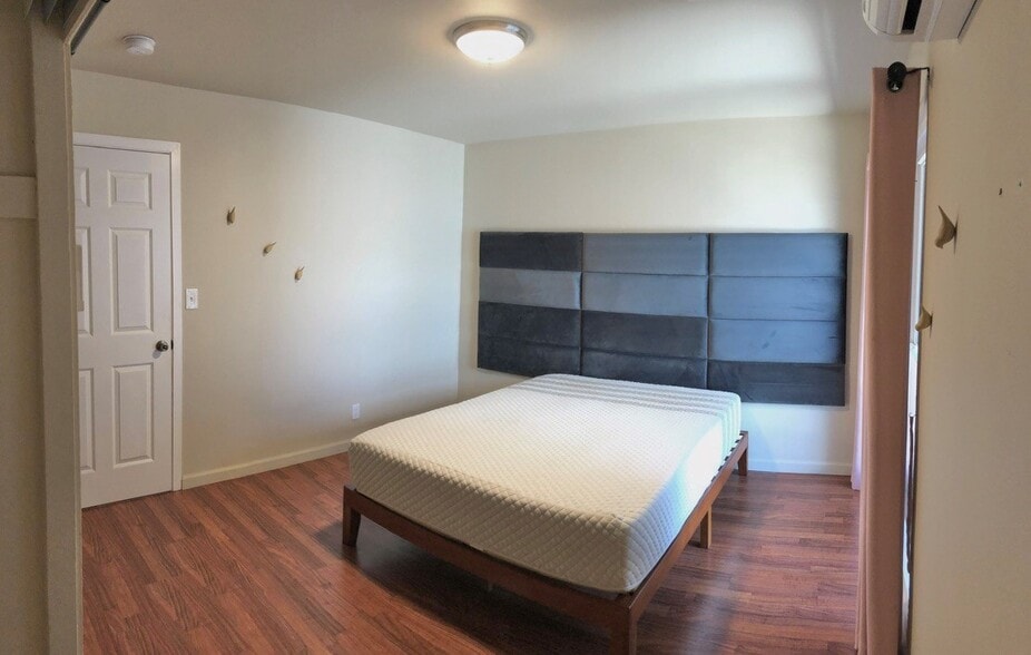 Building Photo - 1027 Hooli Plz