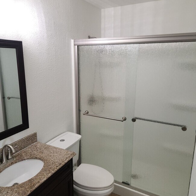 Building Photo - Tierrasanta 4 bedroom 2.5 bath townhouse w...